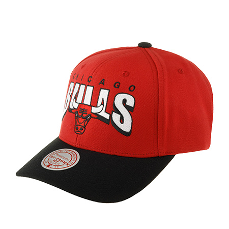 Бейсболка MITCHELL NESS арт. HHSS6638-CBUYYPPPRED1 Chicago Bulls NBA (красный / черный)
