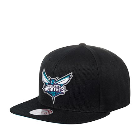 Бейсболка MITCHELL NESS арт. 6HSSSH21270-CHOBLCK Charlotte Hornets NBA (черный)