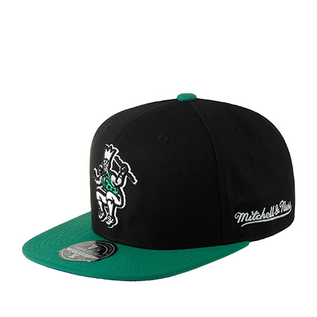 Бейсболка MITCHELL NESS арт. 6HSFSH22051-BCEBLCK Boston Celtics NBA (черный / зеленый)