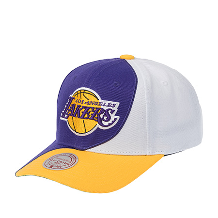 Бейсболка MITCHELL NESS арт. HP10392-LALPURP Los Angeles Lakers NBA (фиолетовый / желтый)