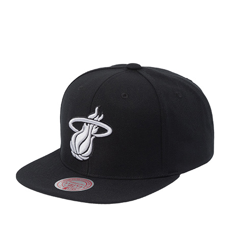 Бейсболка MITCHELL NESS арт. HS8547-MHEBLCK Miami Heat NBA (черный)
